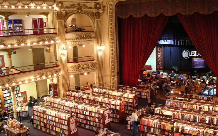 El antiguo teatro Grand Splendid es desde el año 2.000 la biblioteca insignia de la ciudad porteña, situando a Buenos Aires en una posición cultural de primer orden.