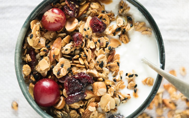 Leche, yogur y queso: 3 porciones semidescremadas por día