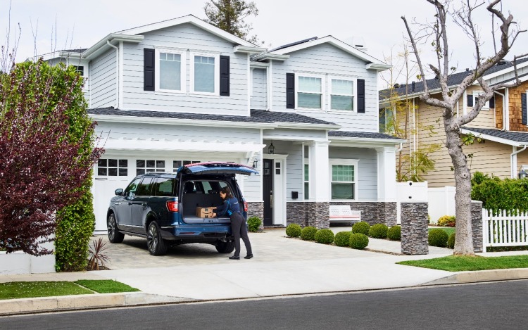 Quienes tengan un Ford o Lincoln en Estados Unidos, podrán pedirle a Amazon que el delivery sea directamente al auto.