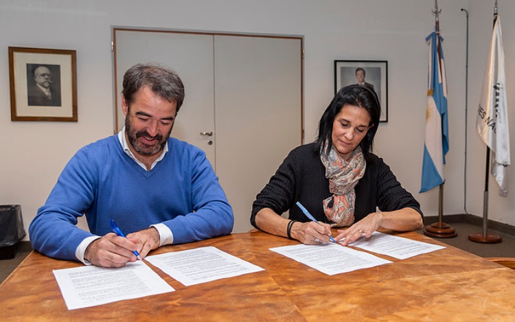 Parques Nacionales y Wildlife Conservation Society firman convenio por áreas marinas protegidas