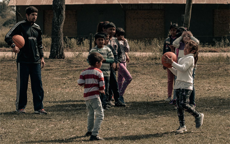 Ubicada en la provincia del Chaco, la organización fue fundada en 2014 por Juan Chalbaud, y hoy su cocreador es uno de los 8 Abanderados 2019, premio anual que reconoce a los argentinos solidarios que se destacan por su dedicación a los demás. A partir del 11 de noviembre, el público puede votar al Abanderado del Año.