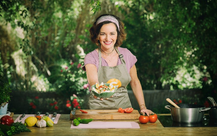 El Gourmet trae dos nuevos programas que estarán cargados de recetas prácticas de la mano de Julieta Oriolo en “Las Ensaladas de Julieta” y refrescantes con Lola Bernabé en “Verano Fácil”. De lunes a viernes a las 14.30 y 20.30hs por el único canal de cocina 100% en español de América Latina.