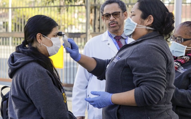 "Estaremos bien": Por qué este premio Nobel predice una recuperación más rápida de la pandemia del coronavirus