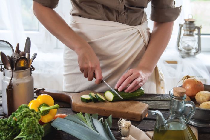 La fórmula nutrición consciente, ejercicio físico y control de emociones ayuda a disminuir los efectos perjudiciales de los malos hábitos alimenticios adquiridos en esta época.