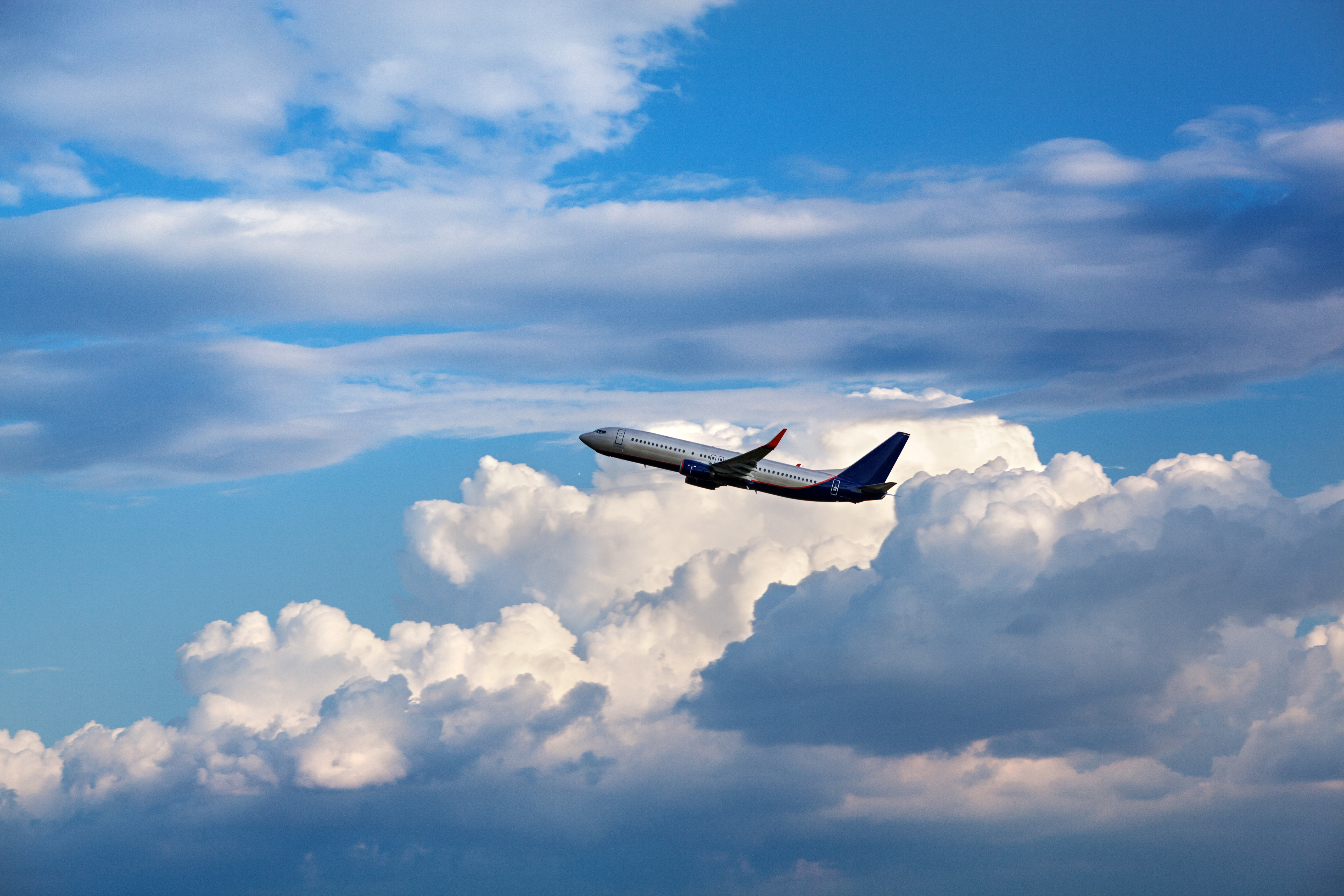 El informe Take off dispone las nuevas directrices globales definitivas para retomar la actividad aérea. Cómo será la "nueva normalidad" al momento de volar en avión.