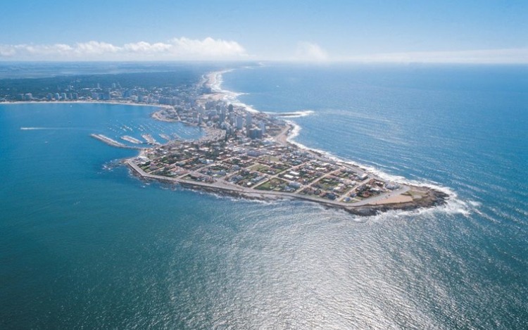 Uruguay presentó protocolos para reactivar la actividad turística, hotelera y gastronómica