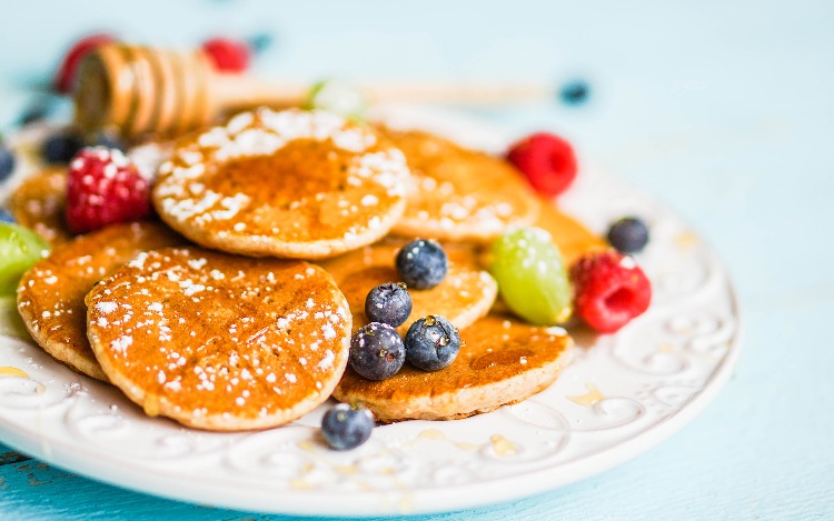 Deliciosos pancakes para disfrutar de manera saludable, esponjosos y con todos los beneficios de la avena.