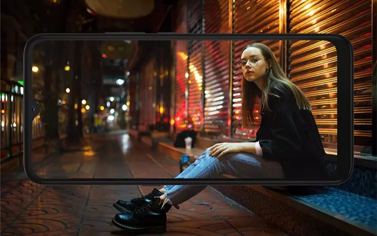 
			Funciones de "alta gama" en este nuevo dispositivo de Motorola, a un precio súper accesible.