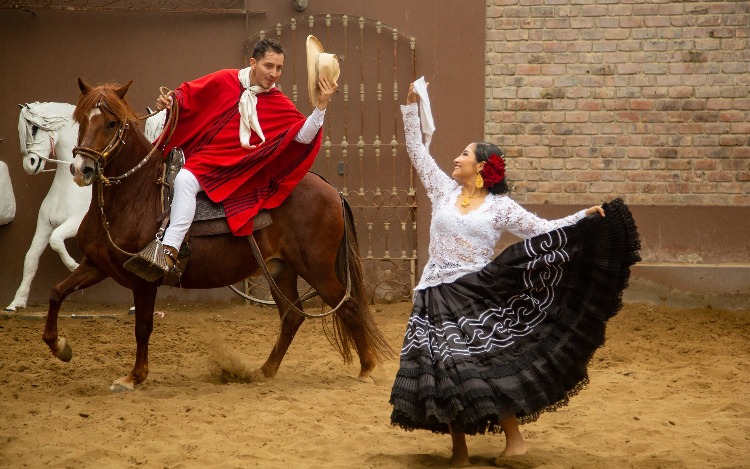 Desde el comienzo de su planificación, el objetivo ha sido celebrar esta histórica fecha, con un completo programa de actividades a lo largo del país: historia, cultura, artesanía, gastronomía, tradición. Gracias a los más de 50 mil voluntarios que colaboraron en la planificación y creación de esta gran celebración, el país podrá conmemorar esta importante fecha.