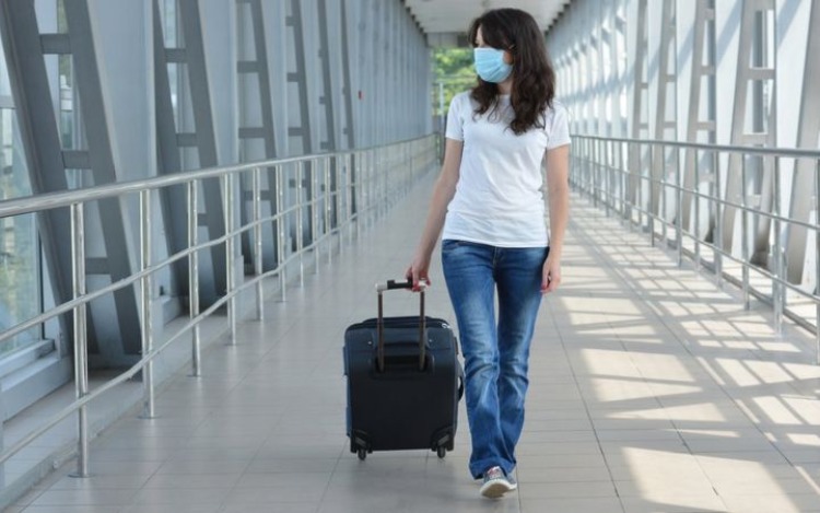 Aumenta el número de personas que planean viajar, pero persiste la preocupación por la pandemia