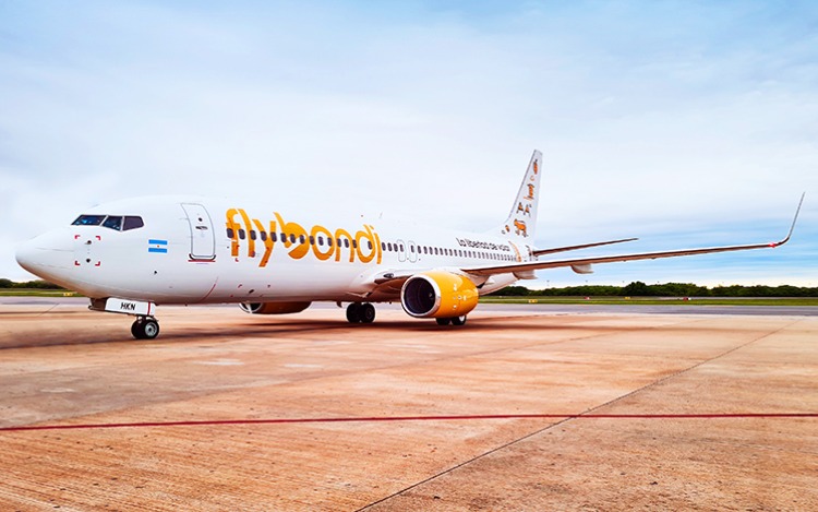 Flybondi ofrece junto a Aerocare el servicio de escolta médica único en la región