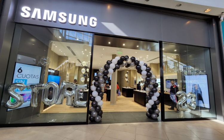 Samsung Argentina inauguró un nuevo Samsung Experience Store en el shopping Alto Rosario.
