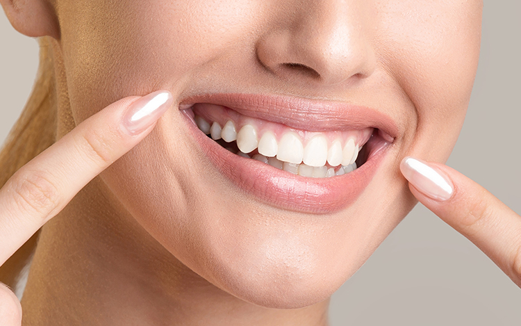 El tratamiento de implantes dentales constituye un componente clave de la odontología moderna.