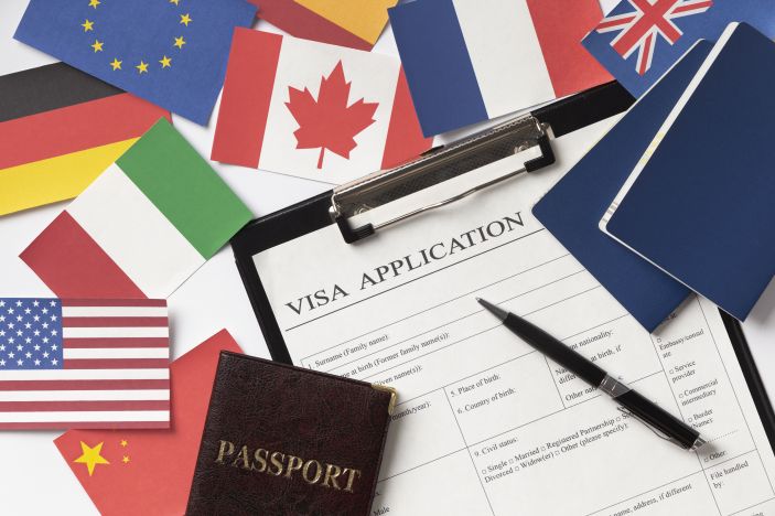 ¿Cómo viajar con dos pasaportes?