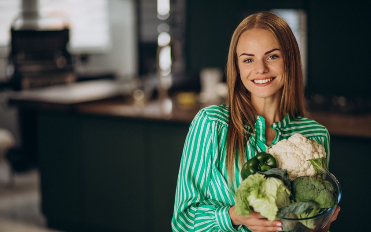 Descubre los impactos positivos del veganismo en la sostenibilidad, la salud y los derechos de los animales en esta celebración global.