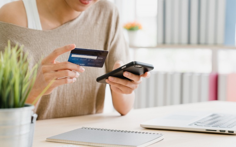 Descubre la importancia de elegir una tarjeta de crédito sin cuota anual y aprende a encontrar la mejor opción de tarjeta en México gracias a la guía de Finmatcher.