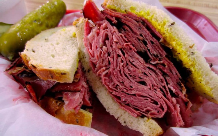 ¡PASTRAMI AHUMADO EN CASA! La receta ideal para sorprender a tus invitados