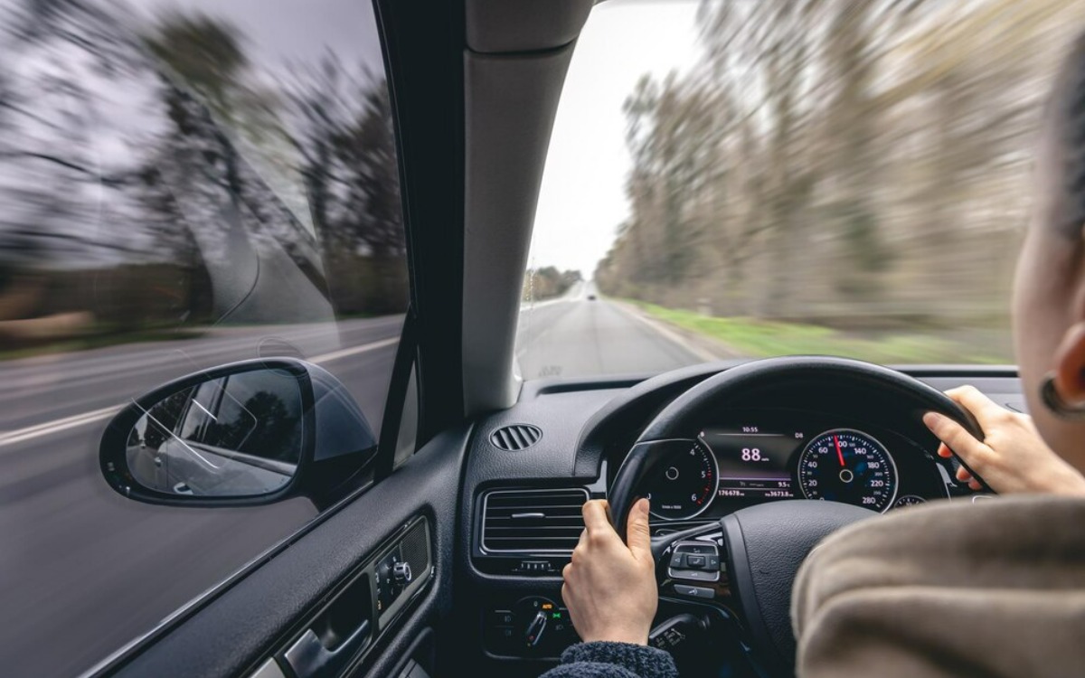 El truco para gastar menos combustible en tu auto y mejorar su rendimiento