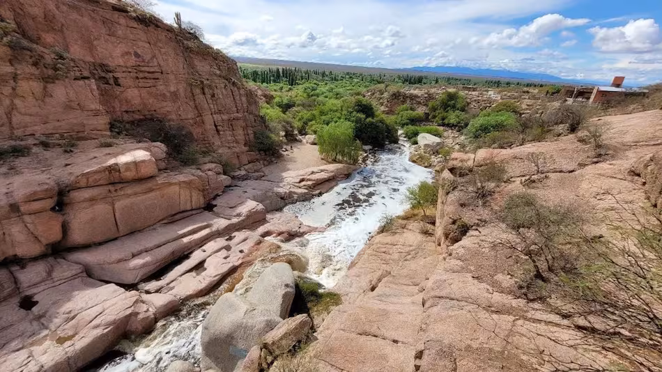 El turismo en destinos no tradicionales creció en Argentina y más del 40% de las reservas en Airbnb se concentraron en localidades rurales.
