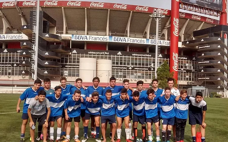 
			Se brinda ayuda a entidades y personas en su crecimiento y necesidades.