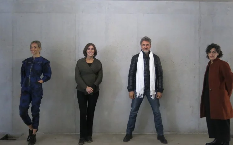 
			El reconocido concurso de arte, nuevamente organizado en alianza con el Museo de Arte Moderno de Buenos Aires, seleccionará y premiará con $1.200.000 una obra inédita para habitar de manera permanente uno de los desarrollos de la compañía.