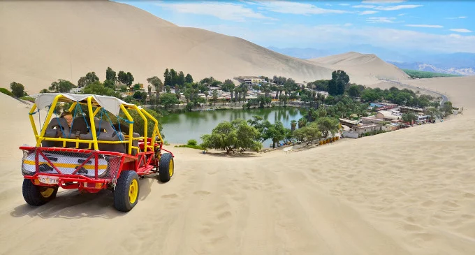Conoce Huacachina, un oasis en medio del desierto peruano