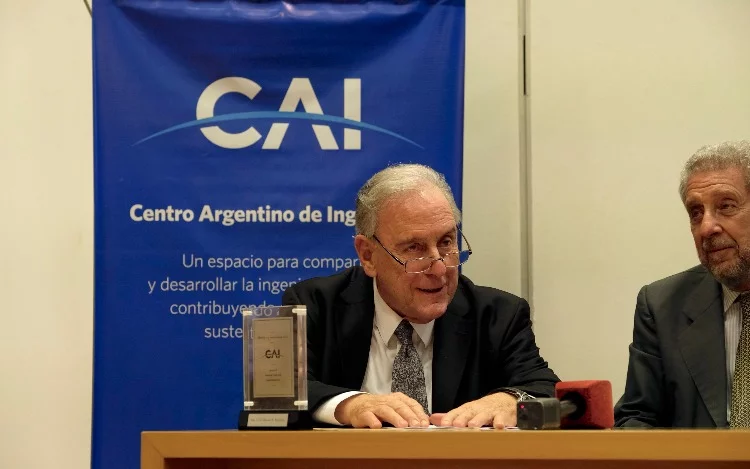 
			Fue reconocido por su destacada trayectoria y recibió la felicitación del Presidente de la Nación, Ing. Mauricio Macri