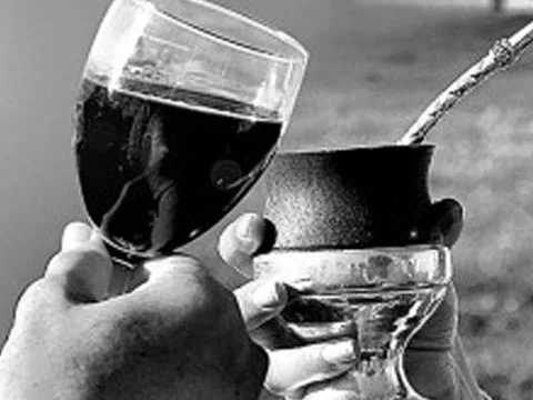 El mate y el vino son las bebidas nacionales