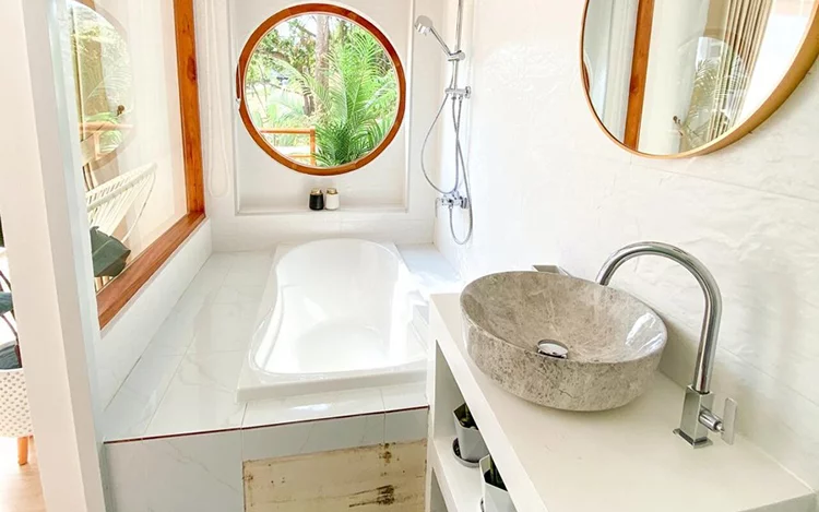 ¿Te gustaría embarcarte en un viaje hacia la transformación de tu hogar, donde el cuarto de baño se convierta en un rincón de salud? Únete a nosotros y explora cómo lograr una sinergia perfecta entre estilo y bienestar en el corazón mismo de tu hogar: tu cuarto de baño.