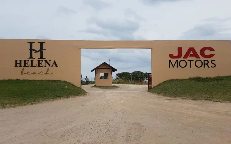 
			JAC MOTORS estará presente en Helena Beach, el parador más importante y exclusivo de la Costa Atlántica, donde la automotriz calibrará la presión de los neumáticos. Se trata del único balneario con bajada para 4x4 habilitada en Mar del Plata.