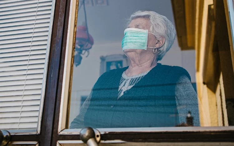 
			Se trata de la red colaborativa de la Ciudad de Buenos Aires compuesta por vecinos y gestionada por el Gobierno de la Ciudad. El objetivo es ayudar, contener y cuidar al sector más vulnerable del brote de COVID-19, los adultos mayores.