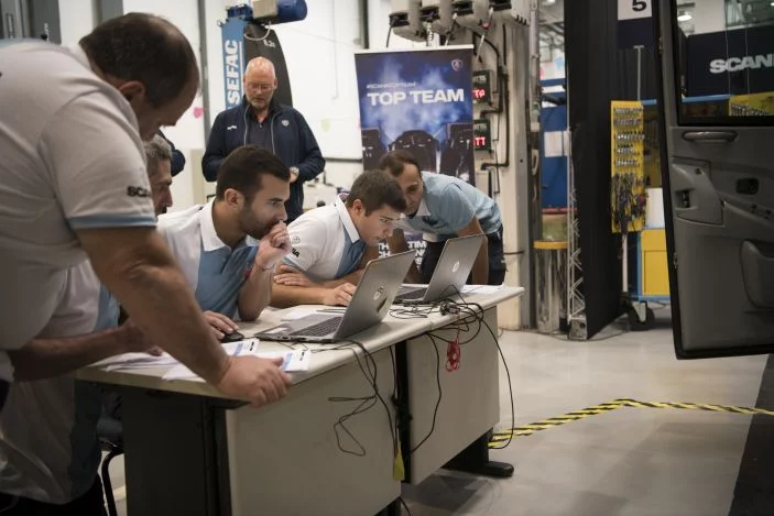 
			La final mundial del Scania Top-Team, el certamen global de capacitación en servicio técnico de la empresa sueca, tendrá lugar del 5 al 8 de diciembre en Södertälje, Suecia; y contará con la participación de un equipo de mecánicos argentinos.