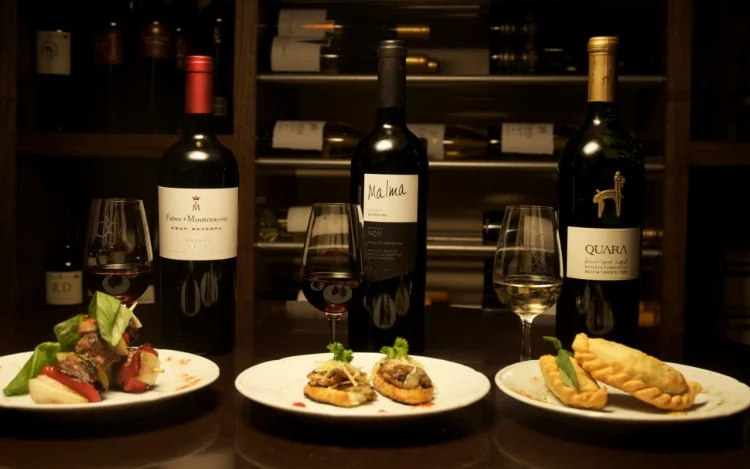 
			8 de marzo, Día Internacional de la Mujer: La Cava de El Querandí, una antigua casona restaurada en pleno centro porteño,propone una noche exclusiva para disfrutar una velada perfecta entre amigas.