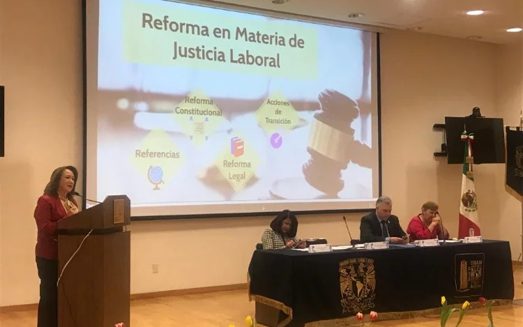 
			La Ministra Esquivel Mossa señaló que con ello se pretende también contribuir a consolidar la democracia y la libertad sindicales.