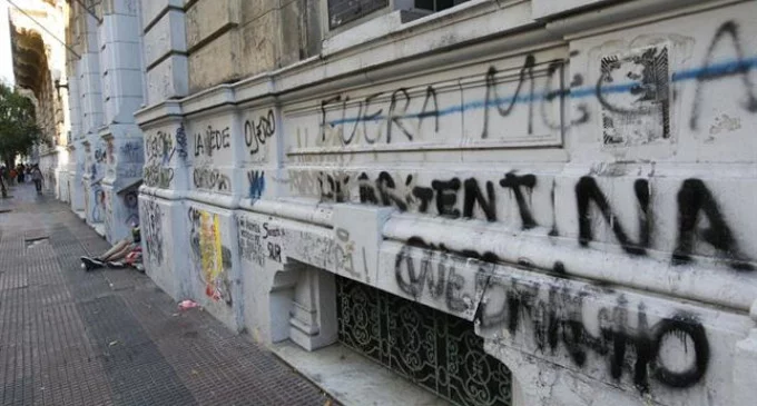 Ponen en marcha un plan para combatir el grafiti en Recoleta