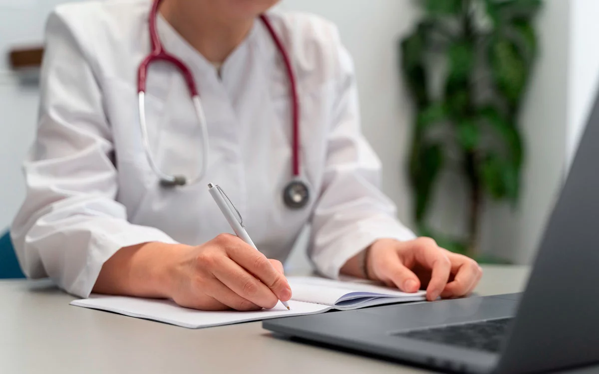 
			Olvídate de postergar: el seguro de salud privado que redefine la prevención.
