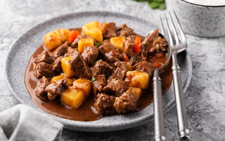Receta de estofado de carne: la mejor opción para los días fríos