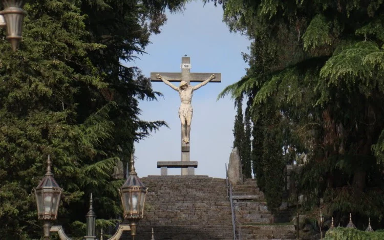 Goodyear&nbsp;ha elaborado una guía de rutas que podrás visitar durante el fin de semana extra large que te permitirán conocer mejor nuestro patrimonio natural y cultural.
