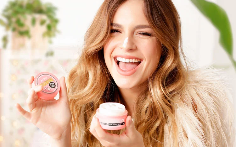 
			Con el lanzamiento de la plataforma de venta online Violetta Cosméticos continua apostando por la industria nacional.