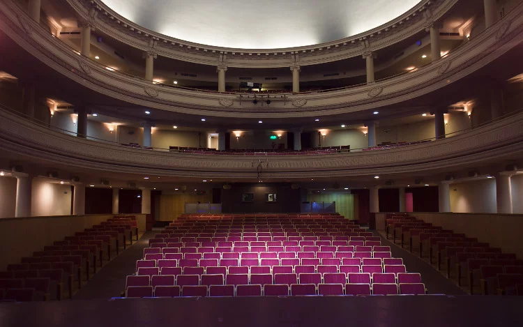 
			En el marco de los 90 años de existencia del Centro Cultural 25 de Mayo se presentará el ciclo "El Noventón": una selección del mejor cine de los últimos 90 años.